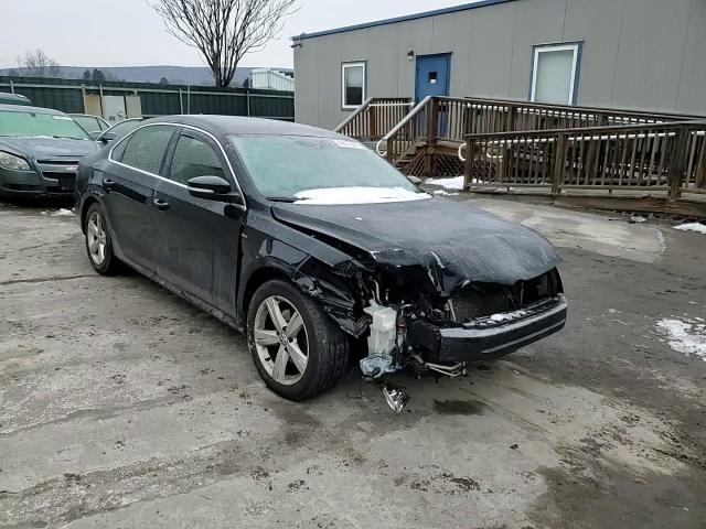 2015 Volkswagen Passat - Image 14
