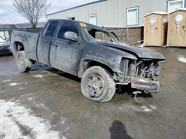 2010 Chevrolet Silverado - Image 11