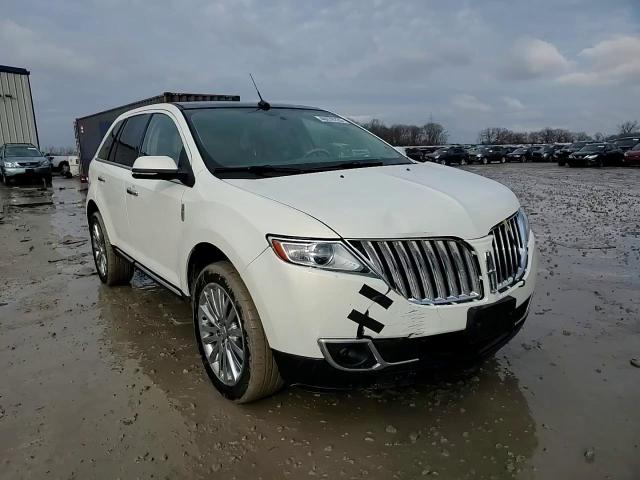 2013 Lincoln MKX - Image 14