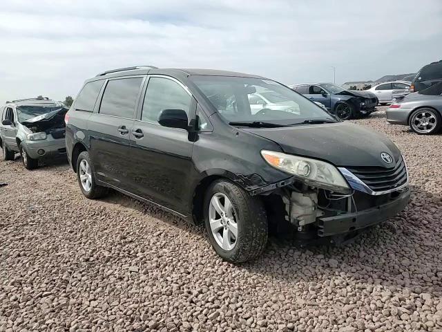 2011 Toyota Sienna - Image 12