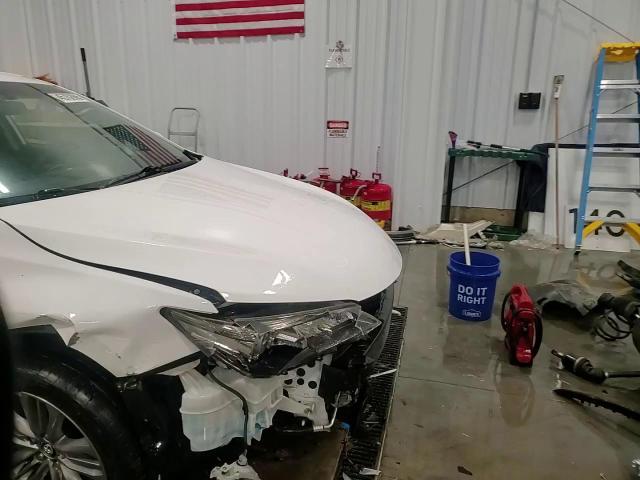 2017 Toyota Camry - Image 13