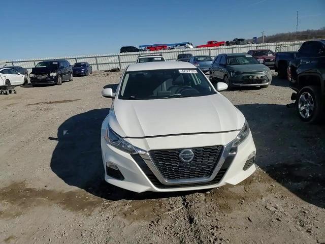 2020 Nissan Altima - Image 11