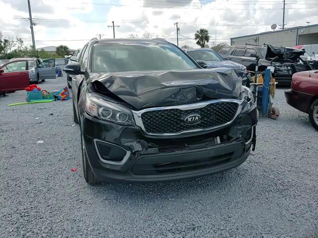 2017 Kia Sorento - Image 11