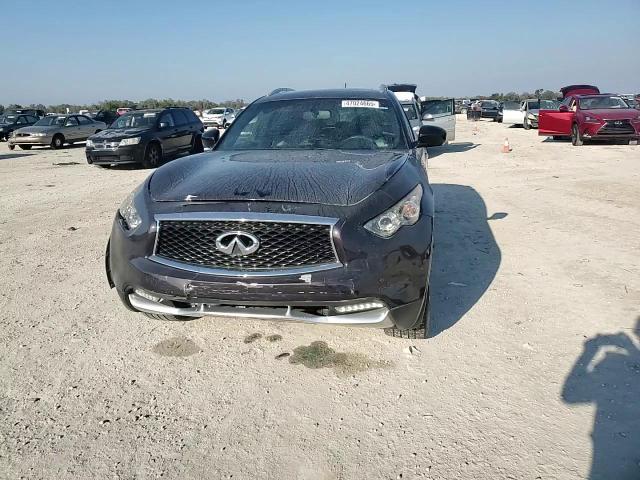 2017 Infiniti QX70 - Image 12