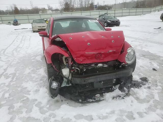 2012 Volkswagen Beetle - Image 11