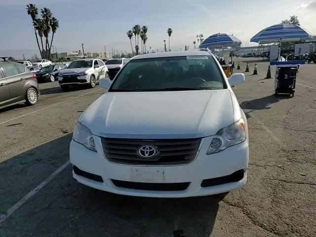 2010 Toyota Avalon - Image 11