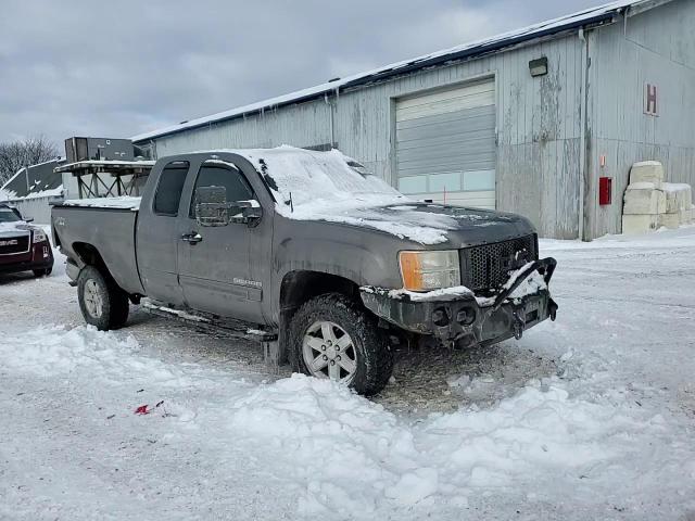 2011 GMC Sierra - Image 10