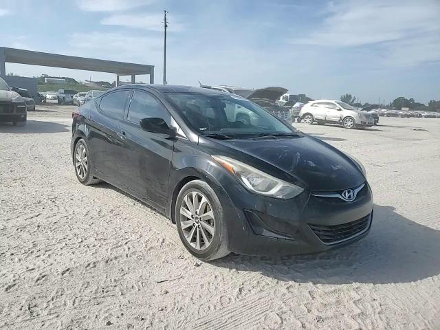 2016 Hyundai Elantra - Image 13