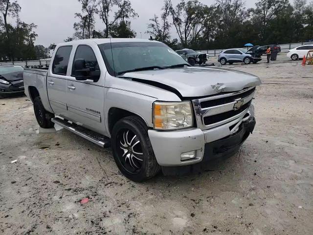2010 Chevrolet Silverado - Image 11
