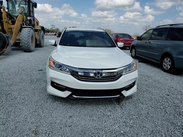 2017 Honda Accord - Image 10