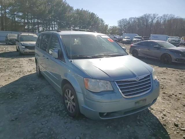 2009 Chrysler Town & Country - Image 12
