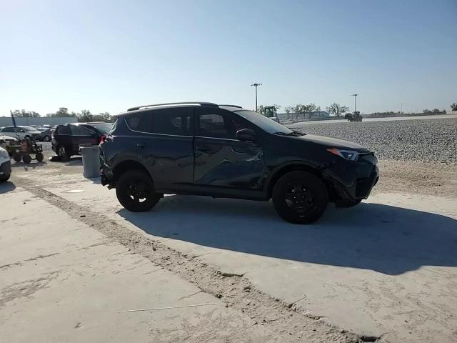 2017 Toyota RAV 4 - Image 12