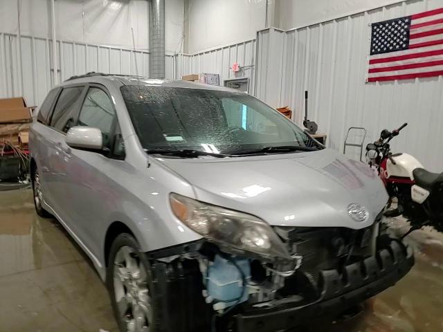 2012 Toyota Sienna - Image 14