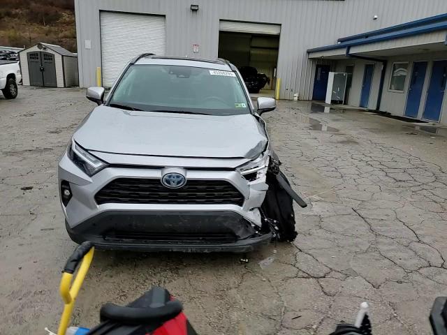 2022 Toyota RAV 4 - Image 11