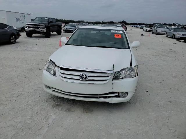 2007 Toyota Avalon - Image 10