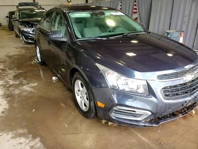 2016 Chevrolet Cruze - Image 13