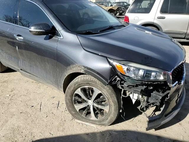 2018 Kia Sorento - Image 12