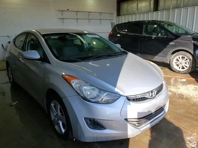2013 Hyundai Elantra - Image 13
