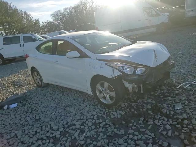 2012 Hyundai Elantra - Image 11