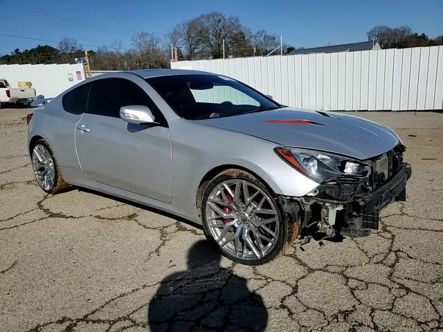 2015 Hyundai Genesis - Image 11