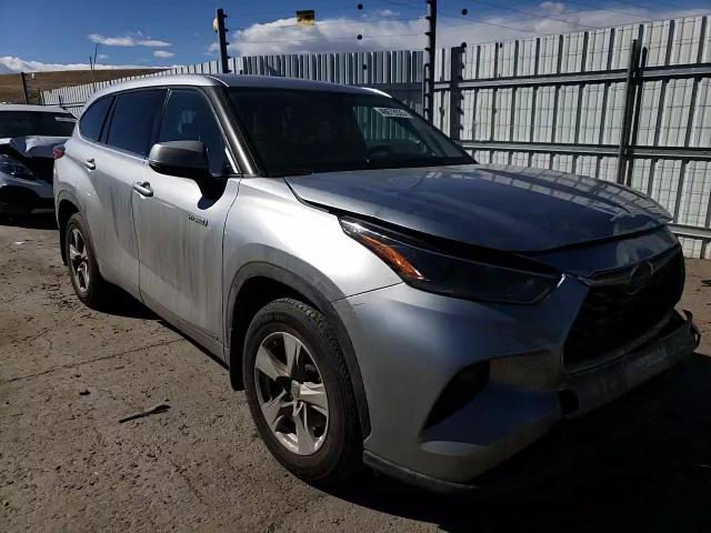 2021 Toyota Highlander - Image 11