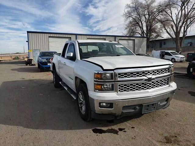 2015 Chevrolet Silverado - Image 11