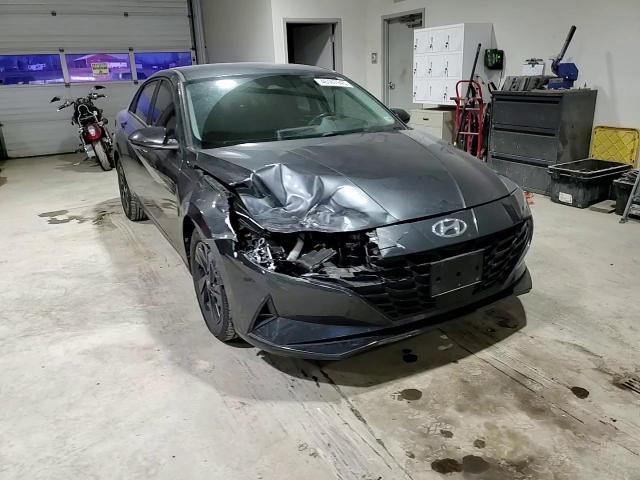 2021 Hyundai Elantra - Image 11