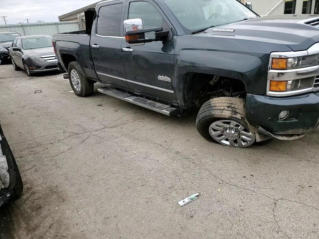 2017 Chevrolet Silverado - Image 11