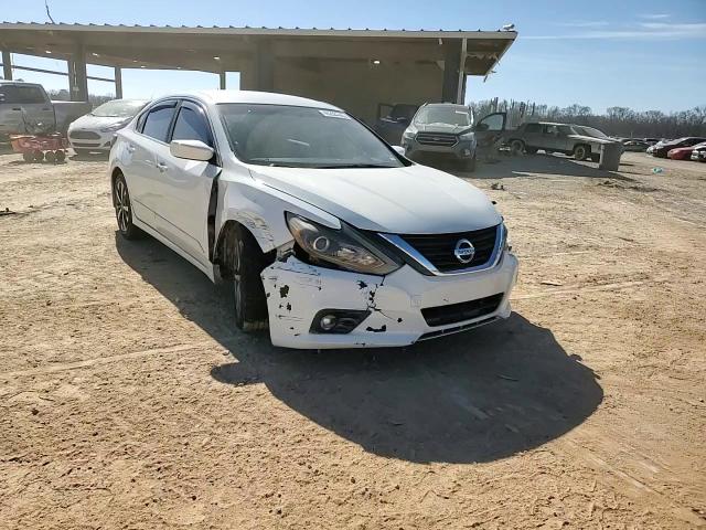 2016 Nissan Altima - Image 11