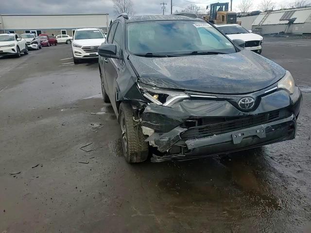 2018 Toyota RAV 4 - Image 12