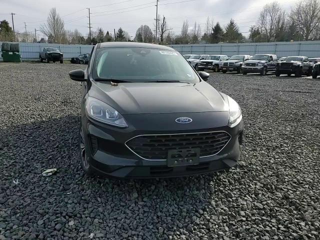 2022 Ford Escape - Image 11