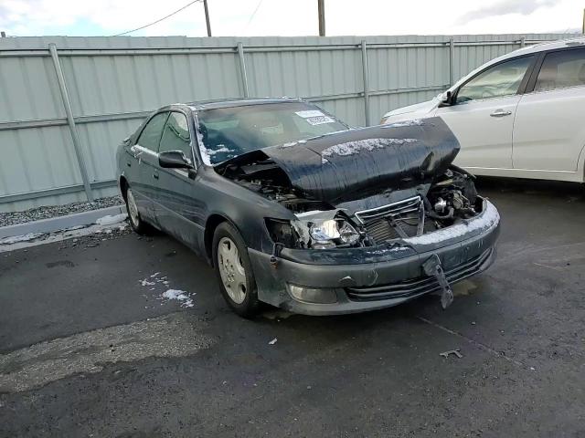 2000 Lexus ES - Image 11