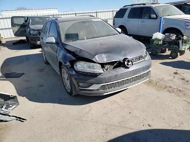 2019 Volkswagen Golf - Image 11