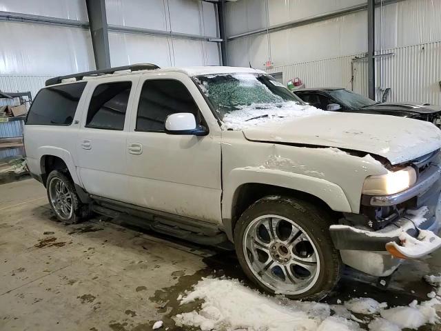 2004 Chevrolet Suburban - Image 12
