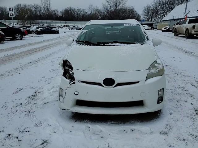 2011 Toyota Prius - Image 12