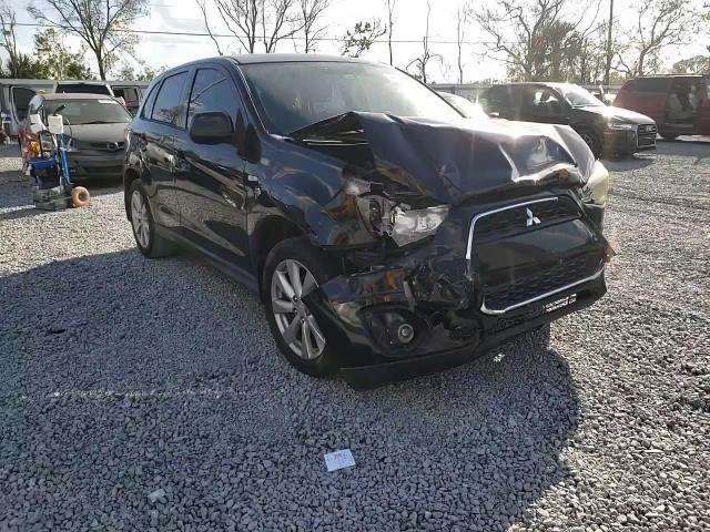 2014 Mitsubishi Outlander - Image 12