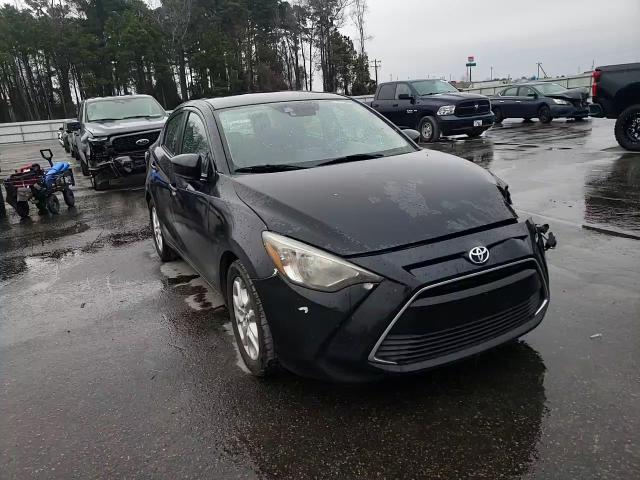 2017 Toyota Yaris - Image 11