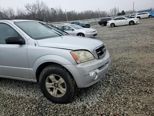 2005 Kia Sorento - Image 12