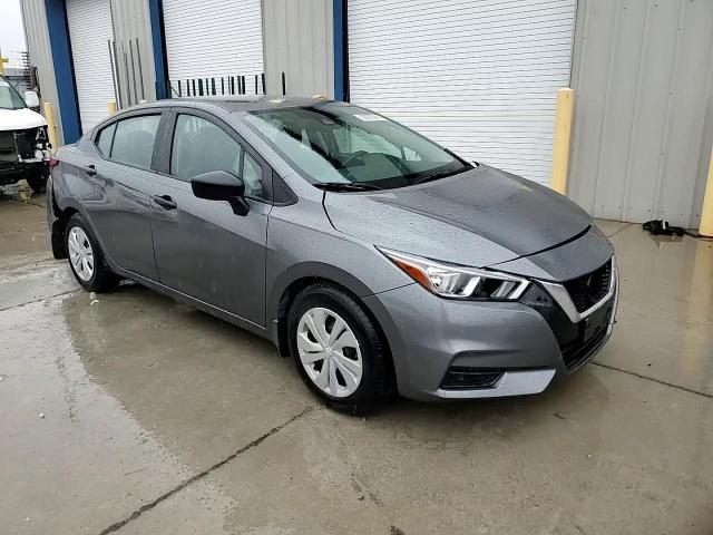2020 Nissan Versa - Image 12