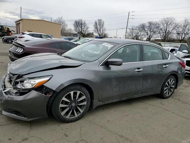 2016 Nissan Altima - Image 11
