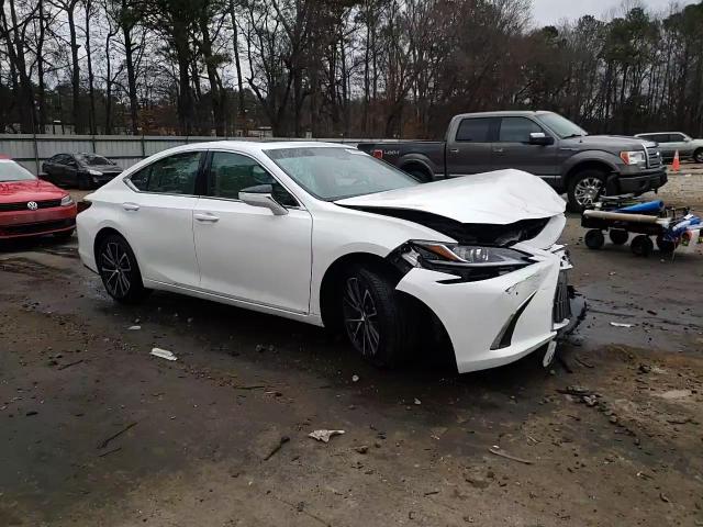 2024 Lexus ES - Image 13