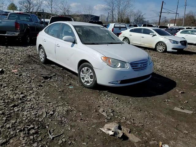 2010 Hyundai Elantra - Image 10