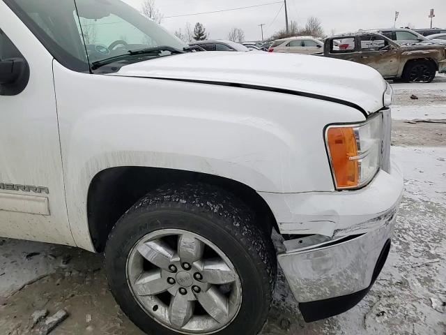 2011 GMC Sierra - Image 11