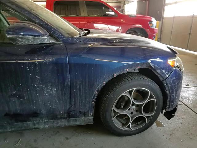 2018 Alfa Romeo Stelvio - Image 11