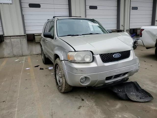 2005 Ford Escape - Image 12