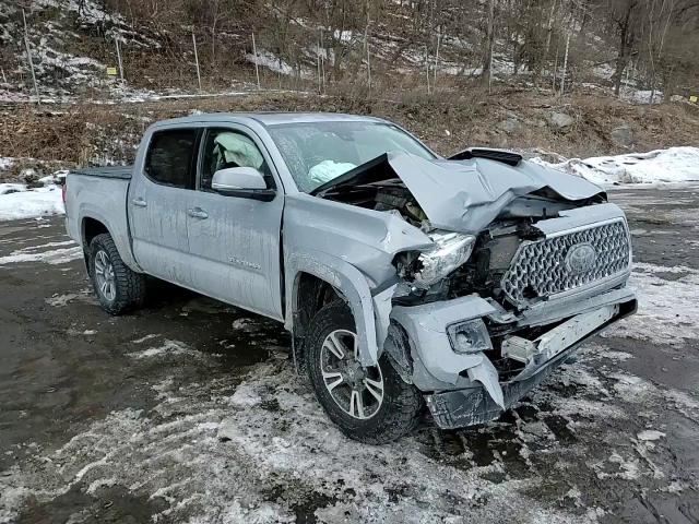 2018 Toyota Tacoma - Image 10