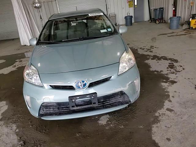 2013 Toyota Prius - Image 15