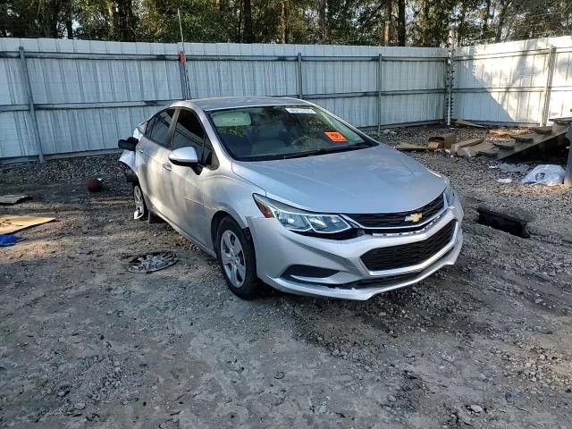2017 Chevrolet Cruze - Image 11