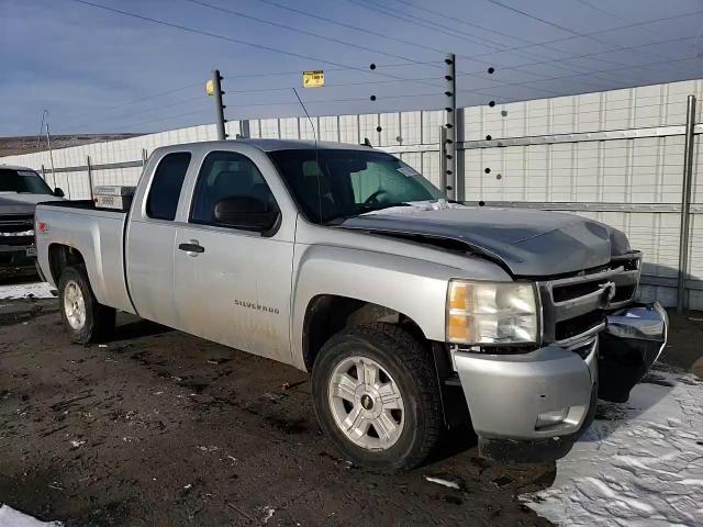 2010 Chevrolet Silverado - Image 11