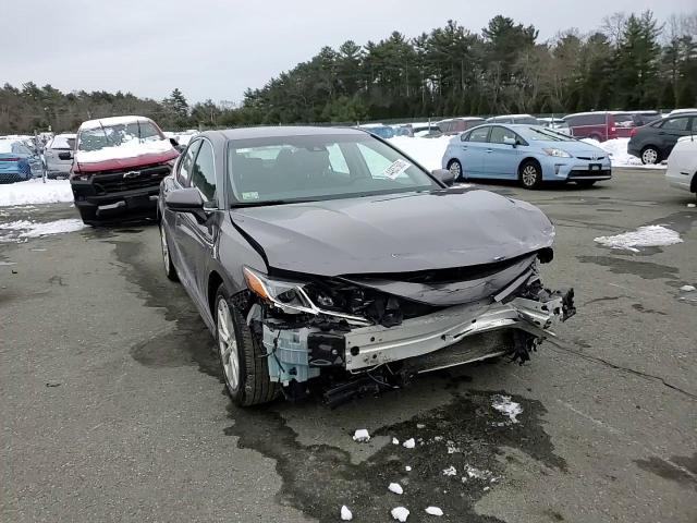 2019 Toyota Camry - Image 11